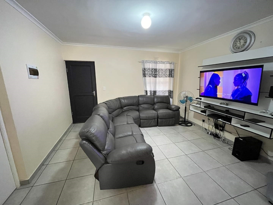 2 Bedroom Property for Sale in Parklands Western Cape